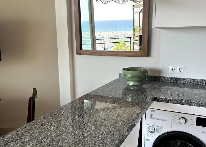 아파트 Front Line With Views *