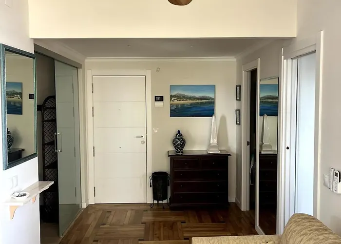 Front Line With Views マルベーリャ