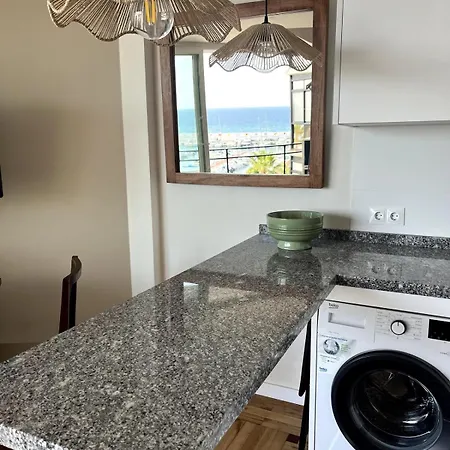 Apartment Front Line With Views *